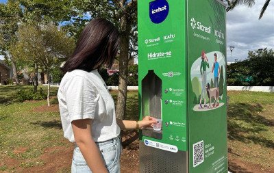 Praça de Esteio recebe equipamento de hidratação da Sicredi Origens RS