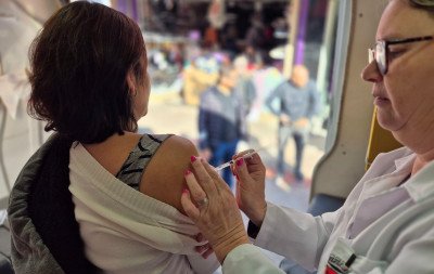 Unidade móvel oferece vacina contra a gripe para grupos prioritários neste sábado