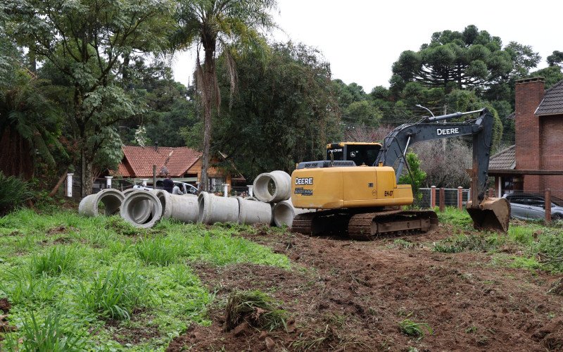 Prefeitura de Canela inicia obras de drenagem na Vila Suíça
