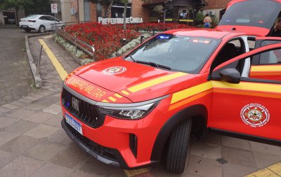 Corpo de Bombeiros de Canela recebe nova viatura para atendimentos e ações preventivas