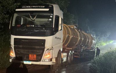Carreta do Mato Grosso derrama etanol e mobiliza força-tarefa em Nova Santa Rita