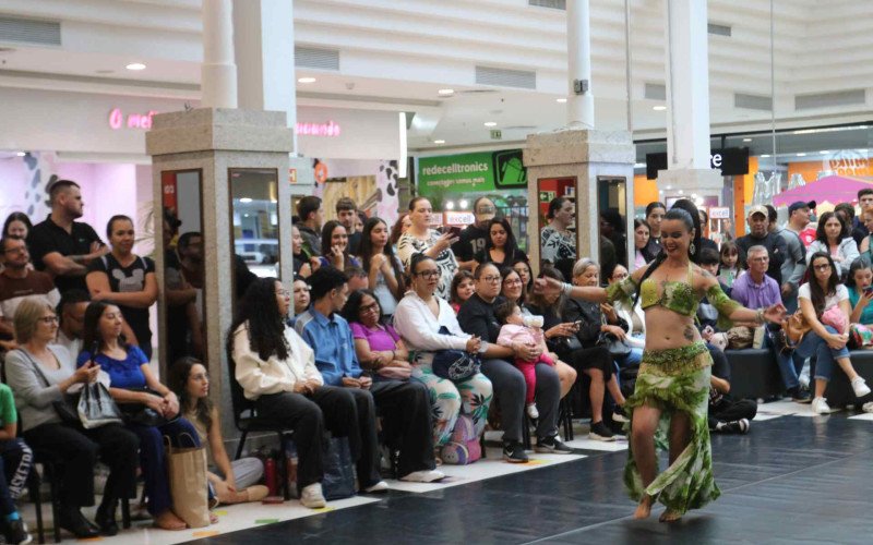 Canoas Shopping serviu novamente de palco para reunir o melhor da dança de Canoas na tarde deste sábado (25) | abc+