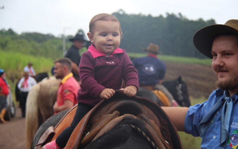 Maria Eduarda Griebler com o pai Eduardo Griebler 