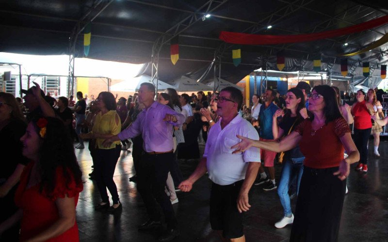 Festa do Aipim atrai grande público e movimenta São José do Hortêncio ao longo do sábado
