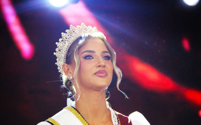 Rainha da festa, Raquel Schafer