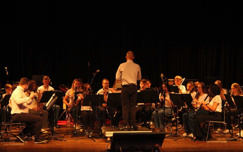  Orquestra de Linha Nova e o Grupo Instrumental de Presidente Lucena