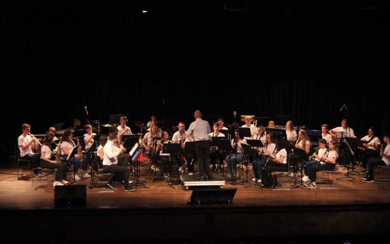  Orquestra de Linha Nova e o Grupo Instrumental de Presidente Lucena
