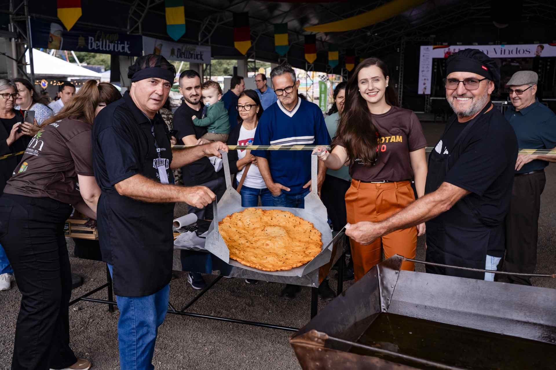 Ap&oacute;s produzir maior bolinho de aipim da regi&atilde;o, festa em S&atilde;o Jos&eacute; do Hort&ecirc;ncio quer repetir feito no pr&oacute;ximo fim de semana