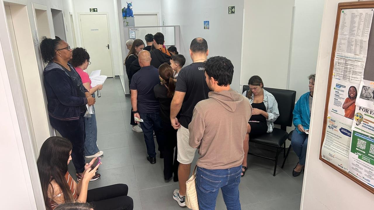 Vacina&ccedil;&atilde;o contra a gripe em Novo Hamburgo: Casa da Vacina tem fila para imuniza&ccedil;&atilde;o neste s&aacute;bado (25)