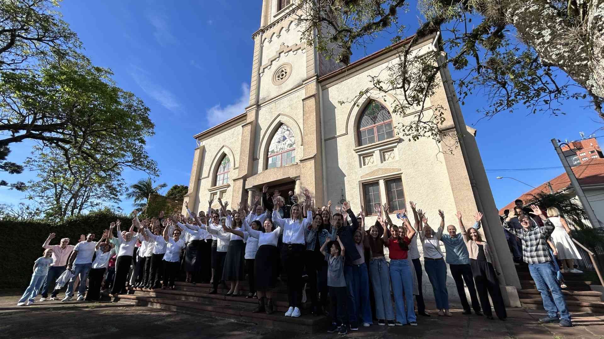 Igreja que chegou a ser atingida por bala de canh&atilde;o na Revolu&ccedil;&atilde;o Farroupilha completa 100 anos em Novo Hamburgo