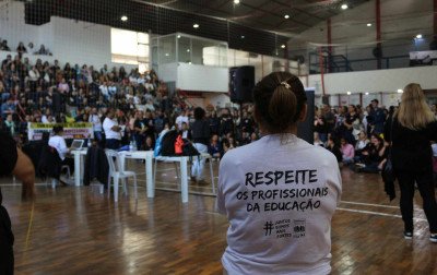 Professores fazem nova assembleia nesta segunda-feira para discutir rumos da greve em Canoas