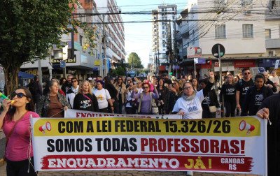 Professores municipais rejeitam mais uma proposta e mantêm greve em Canoas