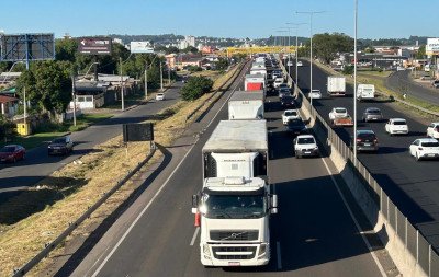BR-116: Obras provocam mais de 3 km de lentidão no Vale do Sinos