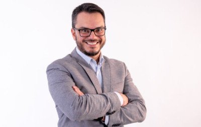 Ex-aluno da Feevale assume comando da comunicação na pré-campanha de Flávio Bolsonaro à Presidência