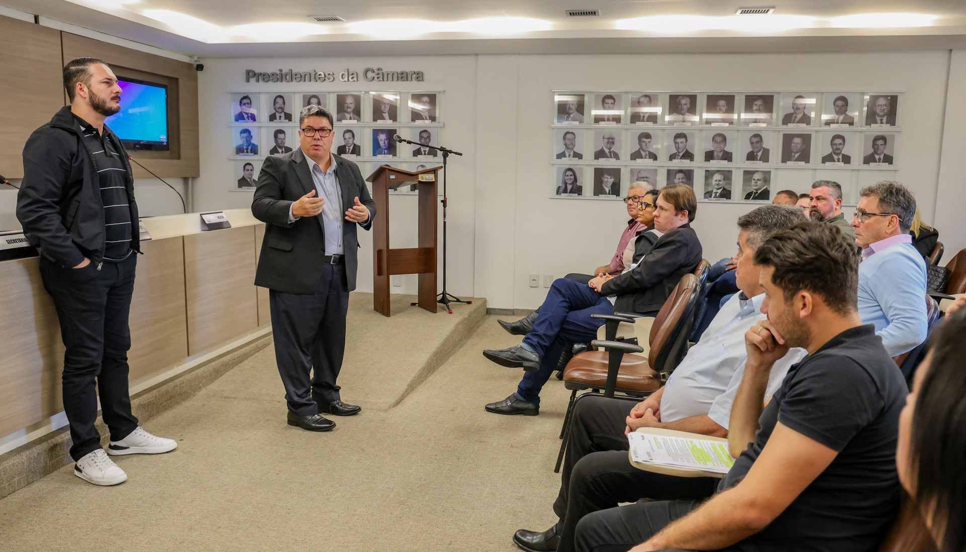 Vota&ccedil;&otilde;es de reajustes do funcionalismo de Novo Hamburgo ficam para quarta-feira