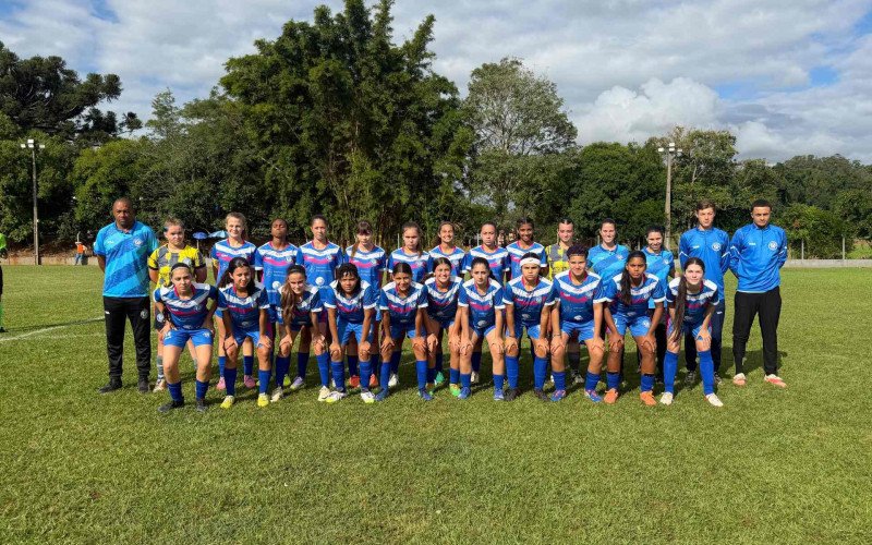 Equipe sub-15 do Aimoré | abc+