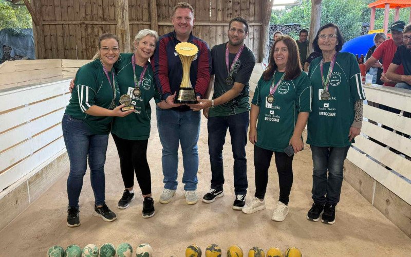 A equipe do E.C. Gaúcho sagrou-se campeã do Campeonato Municipal de Bocha em Trio Feminino de Gramado