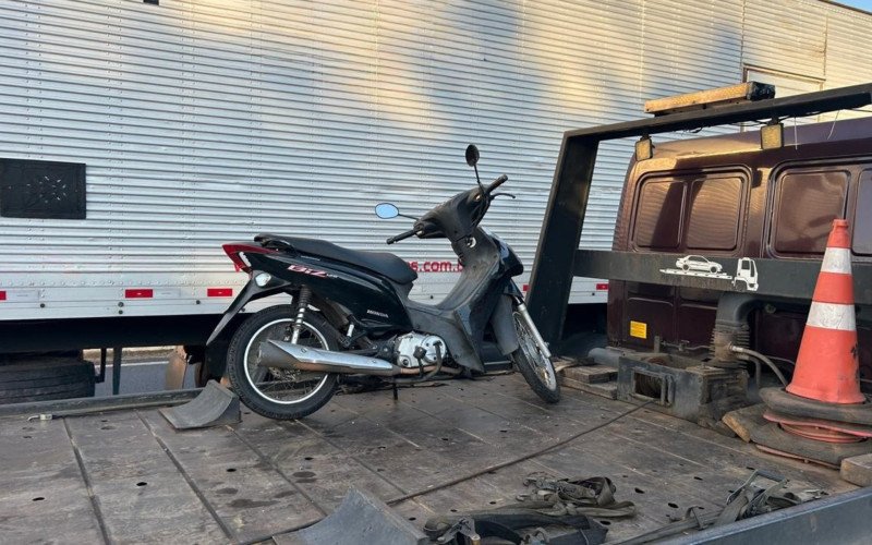 Colisão deixa uma pessoa ferida e causa congestionamento na RS-188, em Sapucaia do Sul, nesta segunda-feira (27)