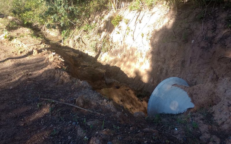 Obras de pavimentação da Estrada do Zoológico, em Sapucaia do Sul