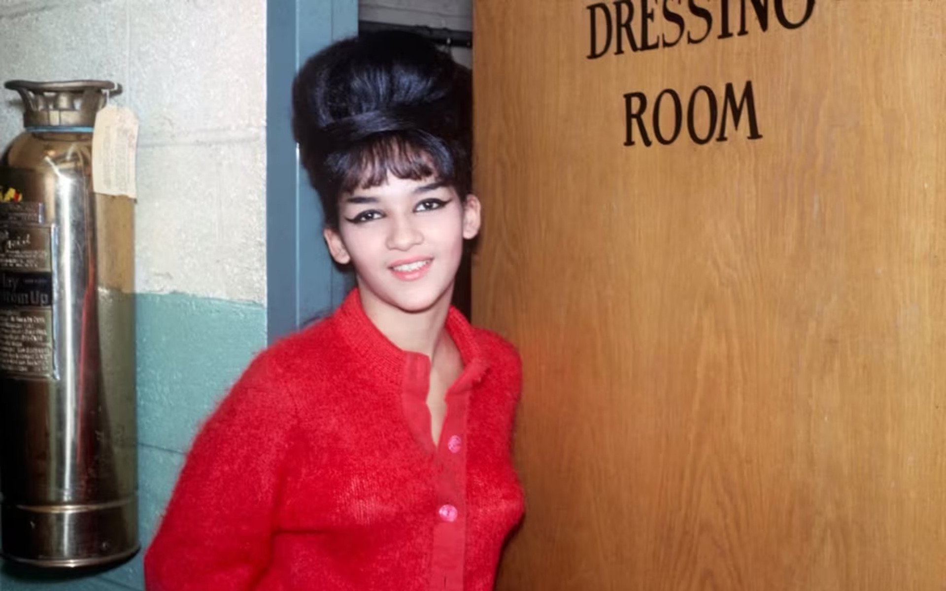 Morre Nedra Talley Ross, &uacute;ltima integrante original das Ronettes, aos 80 anos
