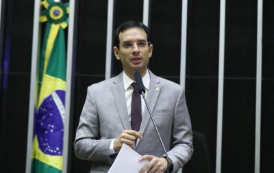 Relatório do fim da 6X1: 40h, transição de 14 meses, sem redução salarial; saiba principais pontos