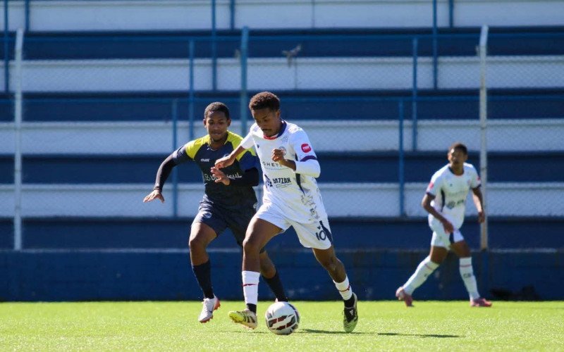Gramadense realiza jogo-treino em Porto Alegre