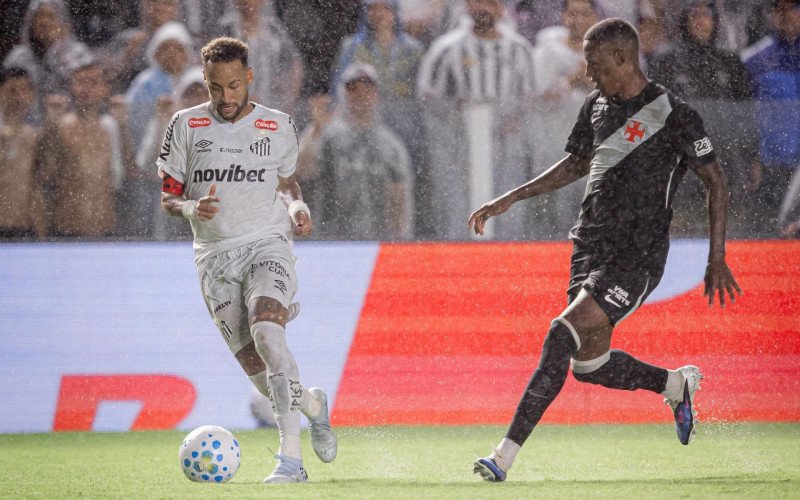 Diante do Vasco, Neymar fez sua melhor partida até então, com dois gols e uma atuação ativa