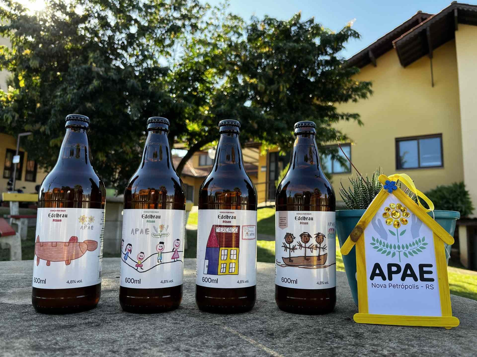 Cervejaria da regi&atilde;o lan&ccedil;a r&oacute;tulos ilustrados por alunos da Apae; confira os detalhes