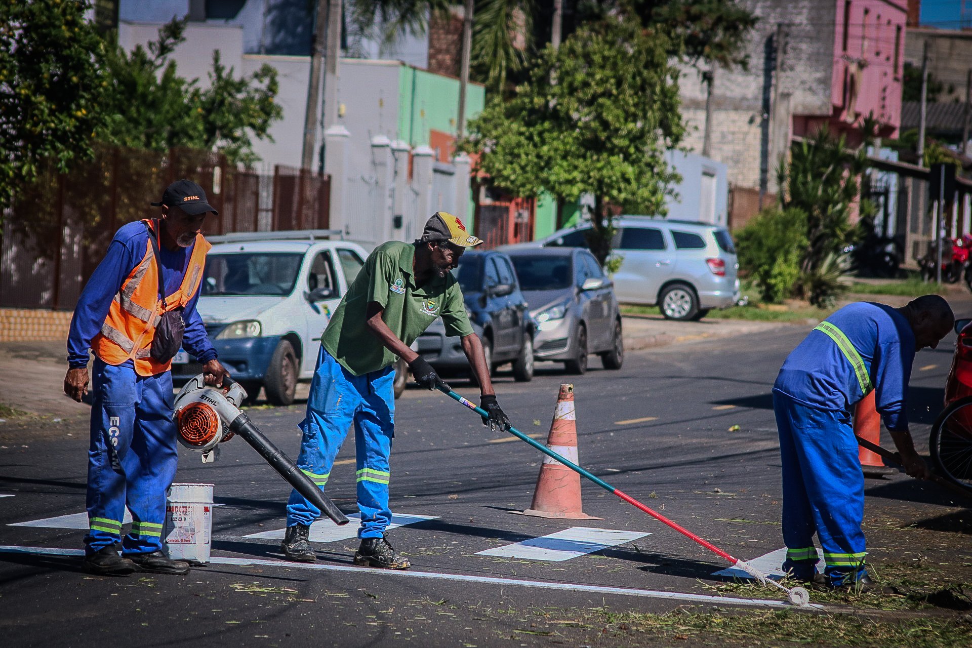 Sapucaia do Sul realiza programa que leva limpeza, organiza&ccedil;&atilde;o e pintura aos bairros
