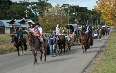 Mês de maio inicia com Cavalgada da Fé em Canela; confira programação das romarias