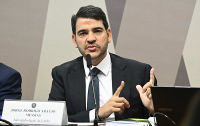 "Totalmente contra o aborto": Messias fala sobre assuntos polêmicos em sabatina no Senado