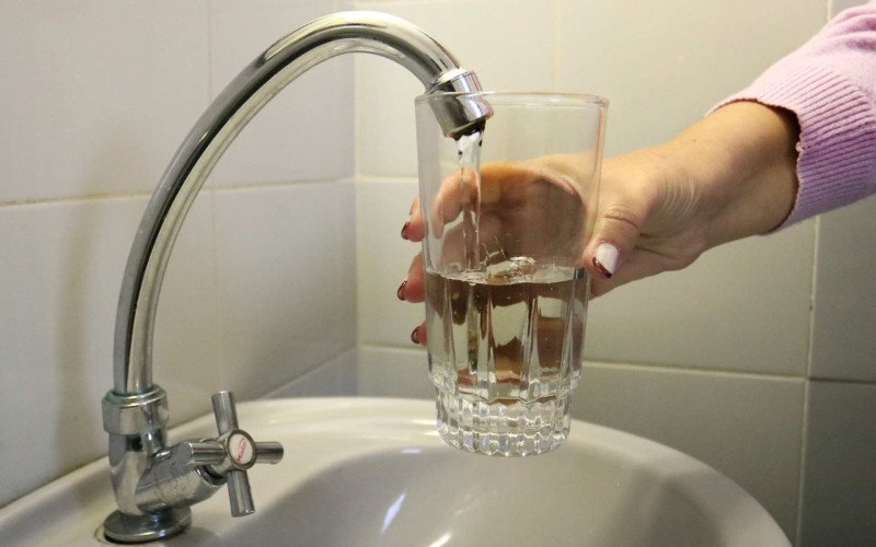 Água com gosto e odor incomum é notada por moradores de Canoas desde o começo da semana | abc+