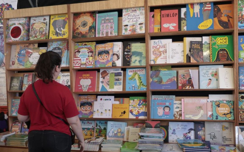 Começa a valer Plano Nacional do Livro e da Leitura 2026-2036 | abc+