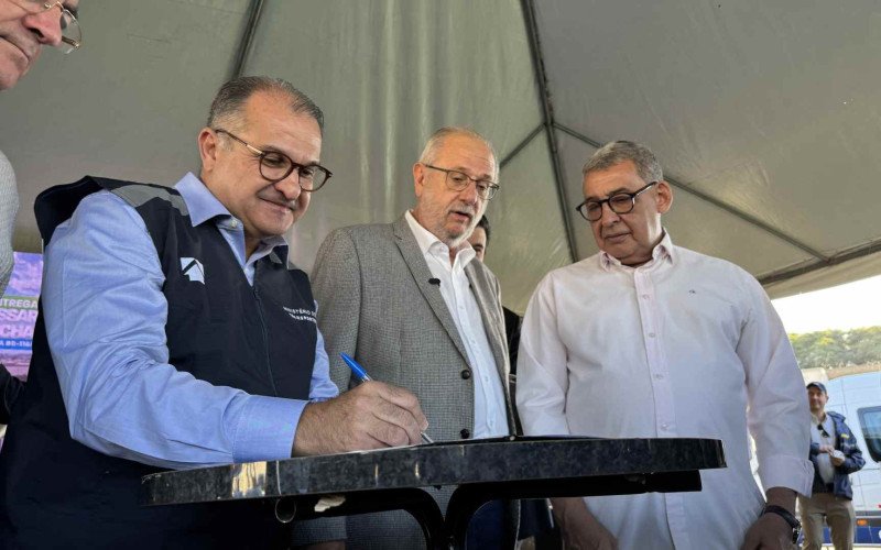 Santoro, Rosseto e Melo durante solenidade em Porto Alegre | abc+
