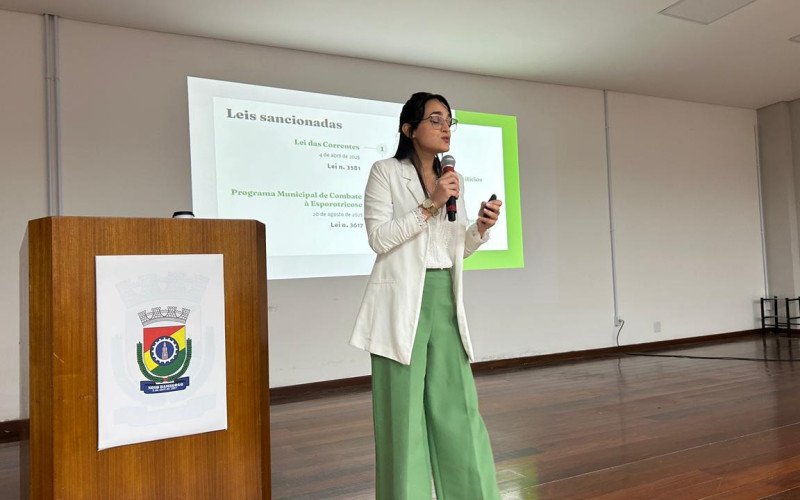Diretora de Bem-estar Animal, Greice Maciel apresentou o projeto de criação da da Política Municipal de Proteção, Bem-Estar e Manejo Ético de Animais Domésticos | abc+
