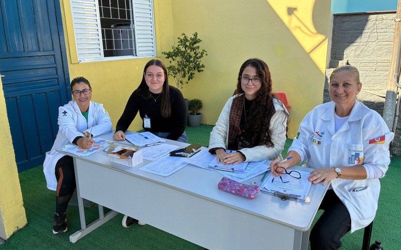 Escola Juja Baby recebe unidade móvel de vacinação para imunizar as crianças contra a gripe
