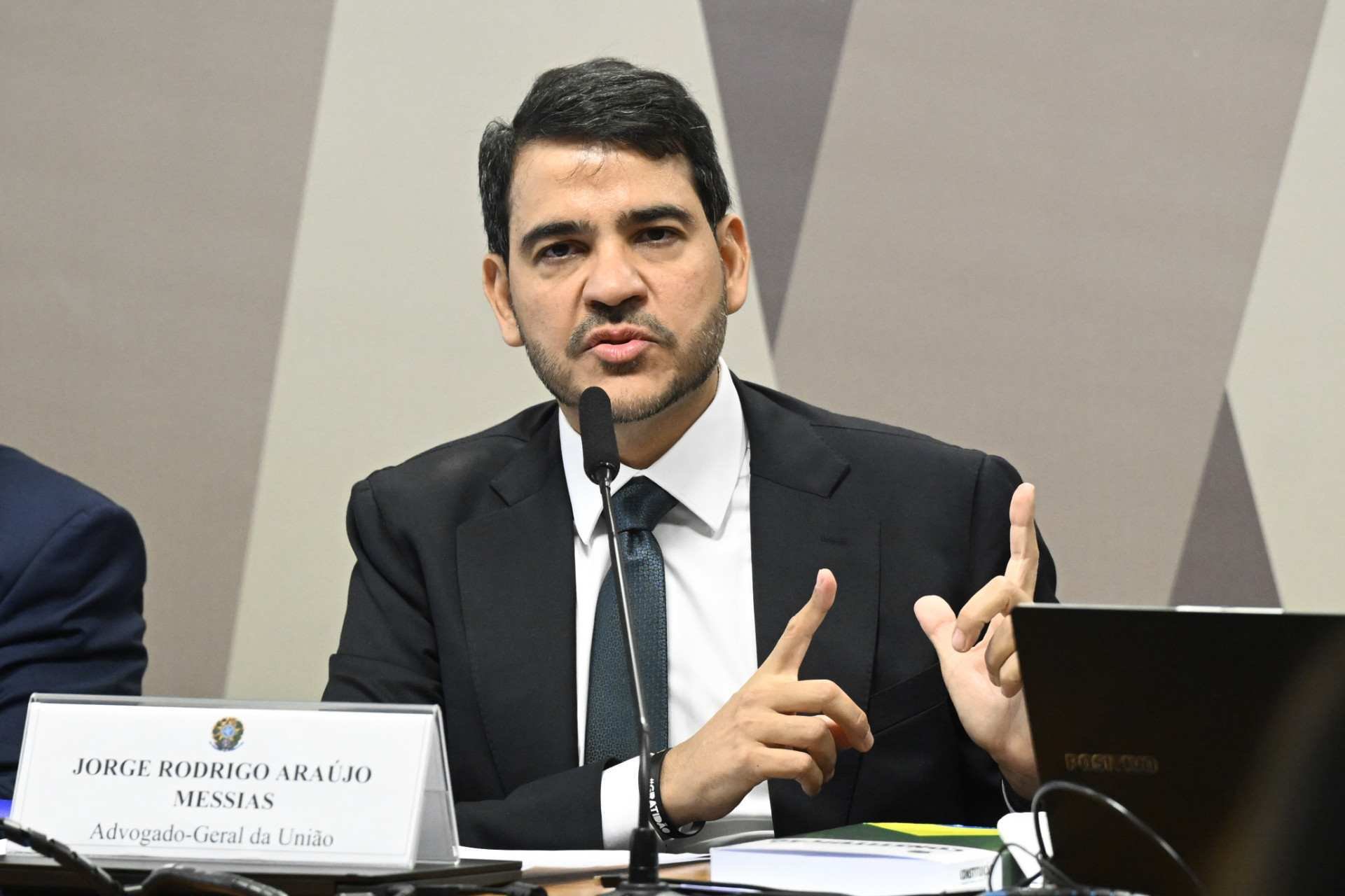 &ldquo;Totalmente contra o aborto&rdquo;: Messias fala sobre assuntos pol&ecirc;micos em sabatina no Senado