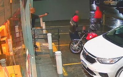 Justiça anula condenação de PM por morte de jovem baleado 11 vezes após furto de sabão