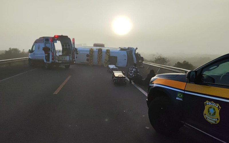 Onze pessoas ficaram feridas em colisão frontal entre van e Montana na BR-285 | abc+