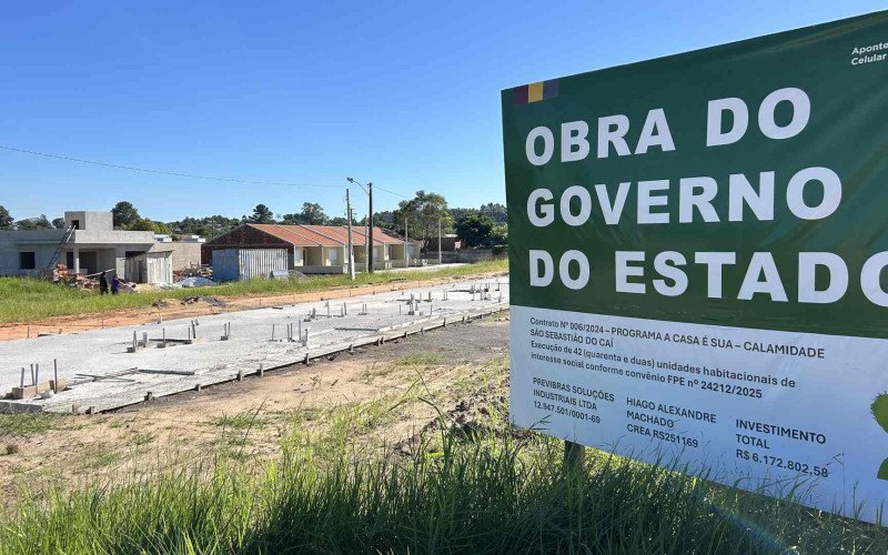 Construção de 42 casas para moradores afetados pela enchente começaram há dois meses em São Sebastião do Caí