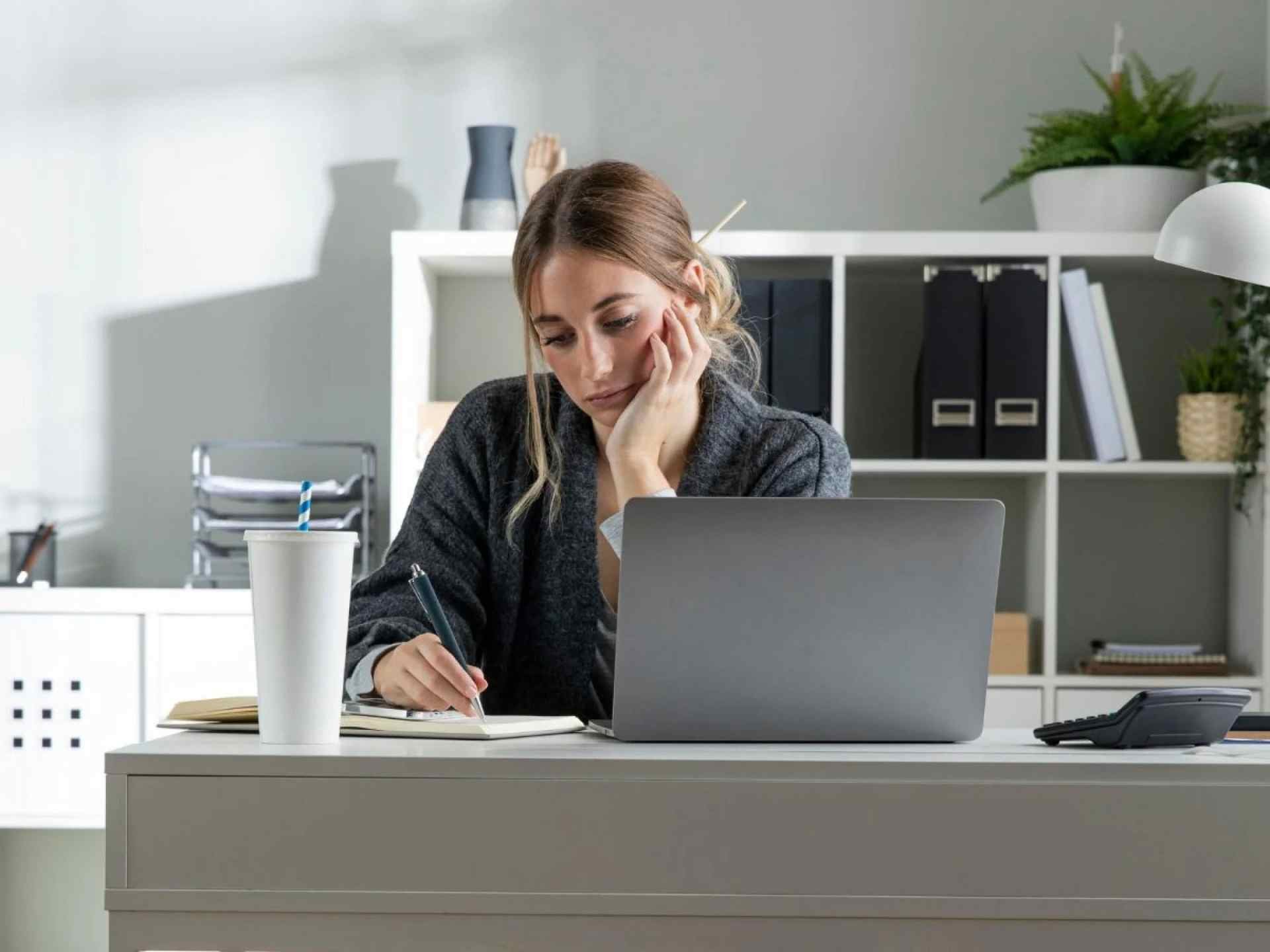 Empresas ter&atilde;o de incluir riscos psicossociais na gest&atilde;o de seguran&ccedil;a do trabalho