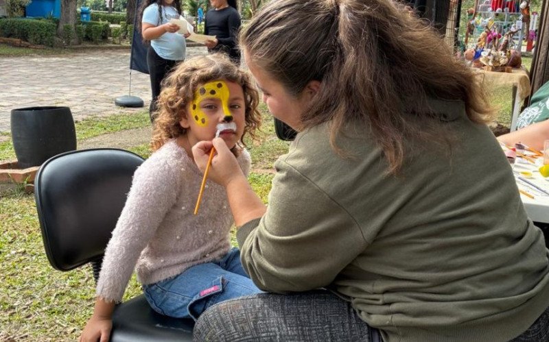 1º de maio, dia de visitação com entrada solidária no Zoológico de Sapucaia do Sul - Ayla, 5 anos