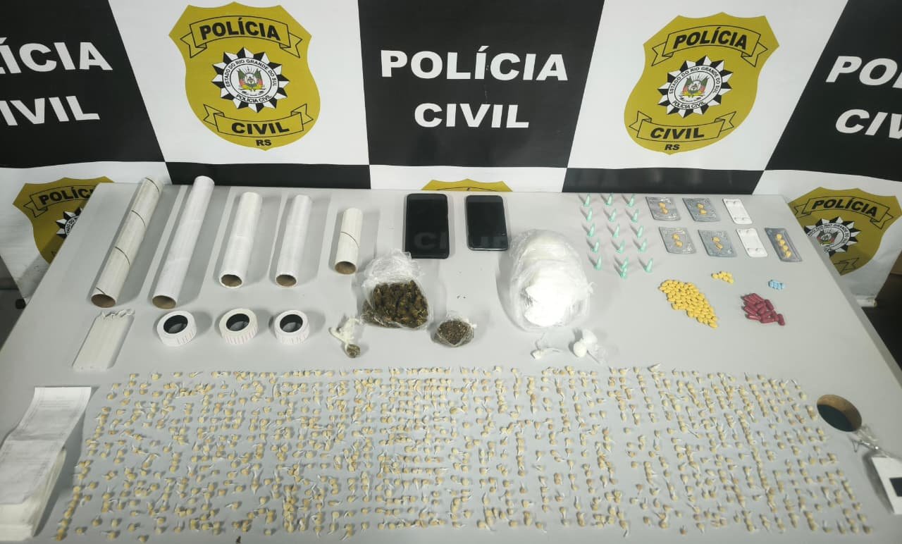 Casal &eacute; preso com mais de mil por&ccedil;&otilde;es de entorpecentes diversos em S&atilde;o Leopoldo