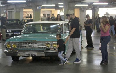 Underground Classics reúne veículos antigos e atrai centenas de pessoas no Canoas Shopping