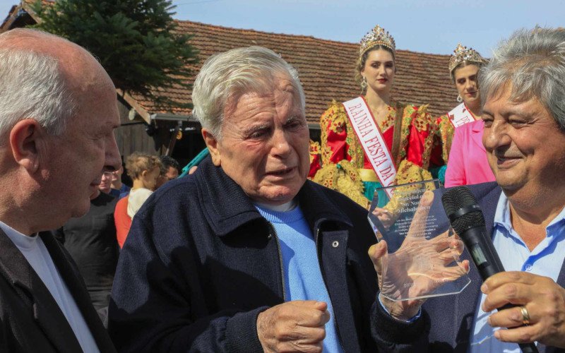Homenagem para Noreh Michalski marca abertura da 35ª Festa da Colônia de Gramado