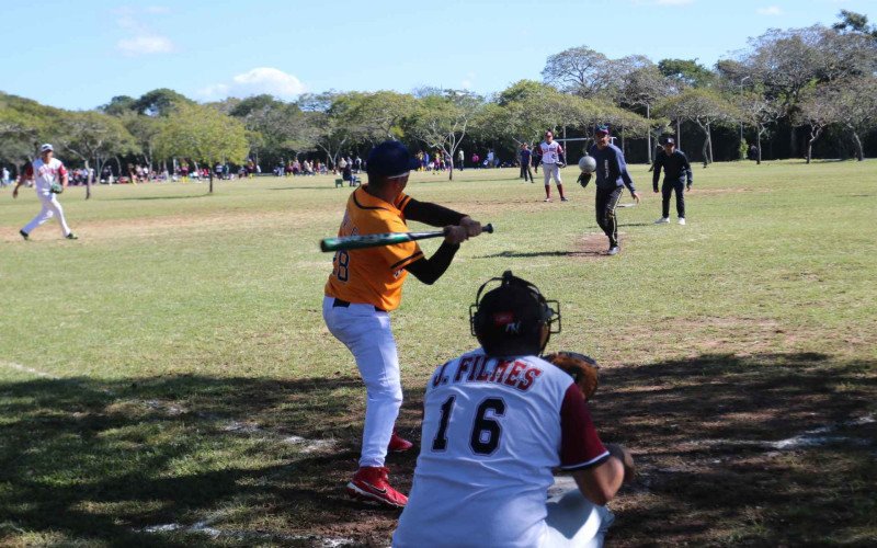 Parecido com o beisebol americano, softbol é modalidade em que os venezuelanos são especialistas | abc+