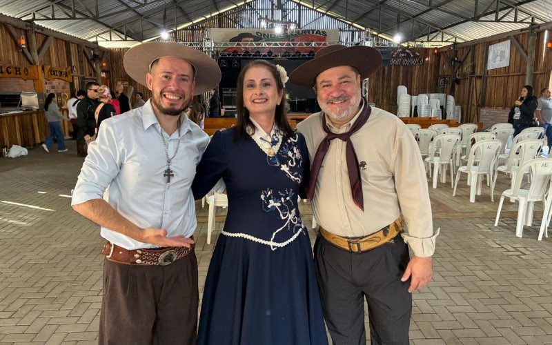 1º de maio com atividades no Parque do Trabalhador - Roberto Ximendes, Carla Prates e Gustavo Ortácio