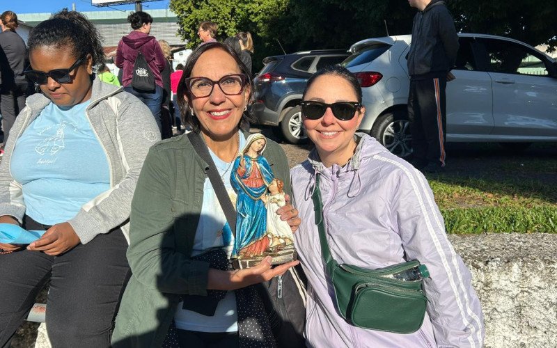 Romaria das Mães, em Novo Hamburgo, reúne centenas de fiéis durante caminhada ao Santuário das Mães na manhã de domingo (3)