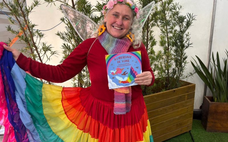 A escritora Adriana Backes &eacute; autora de livros infantis e participa pela primeira vez