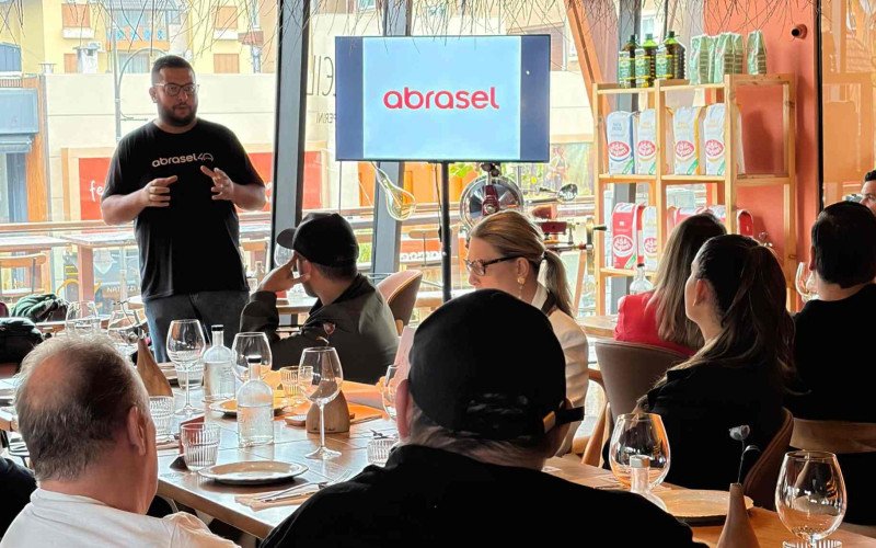 Abrasel Hortênsias firma parcerias e apresenta conceito do 18° Festival de Gastronomia para associados